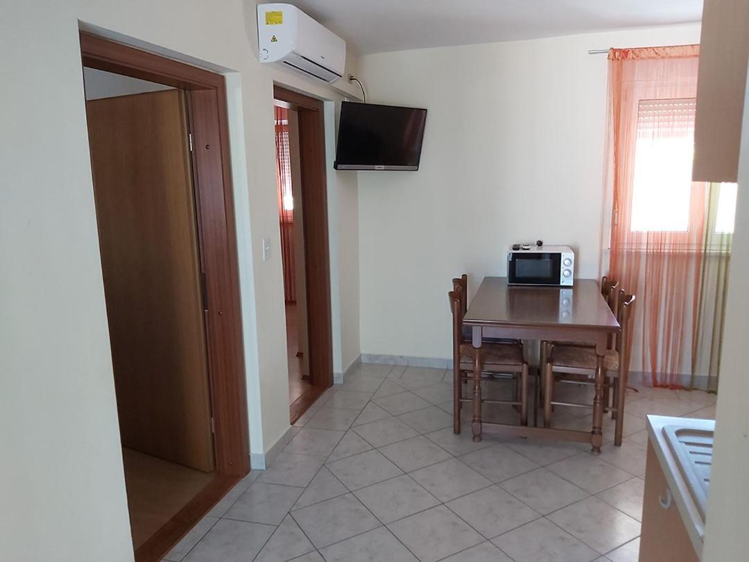 Apartments Elvir Нін Екстер'єр фото
