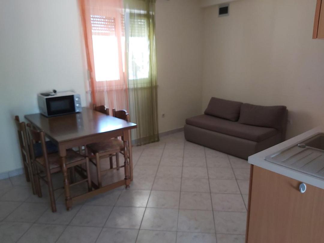 Apartments Elvir Нін Екстер'єр фото