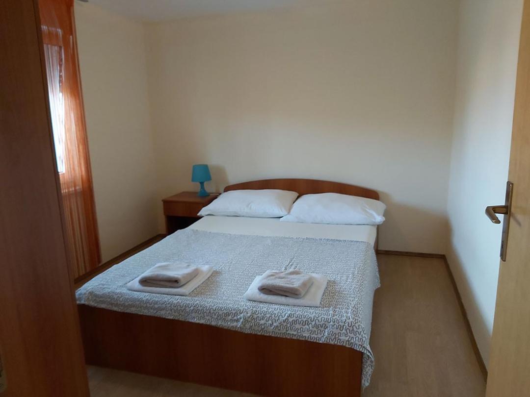 Apartments Elvir Нін Екстер'єр фото