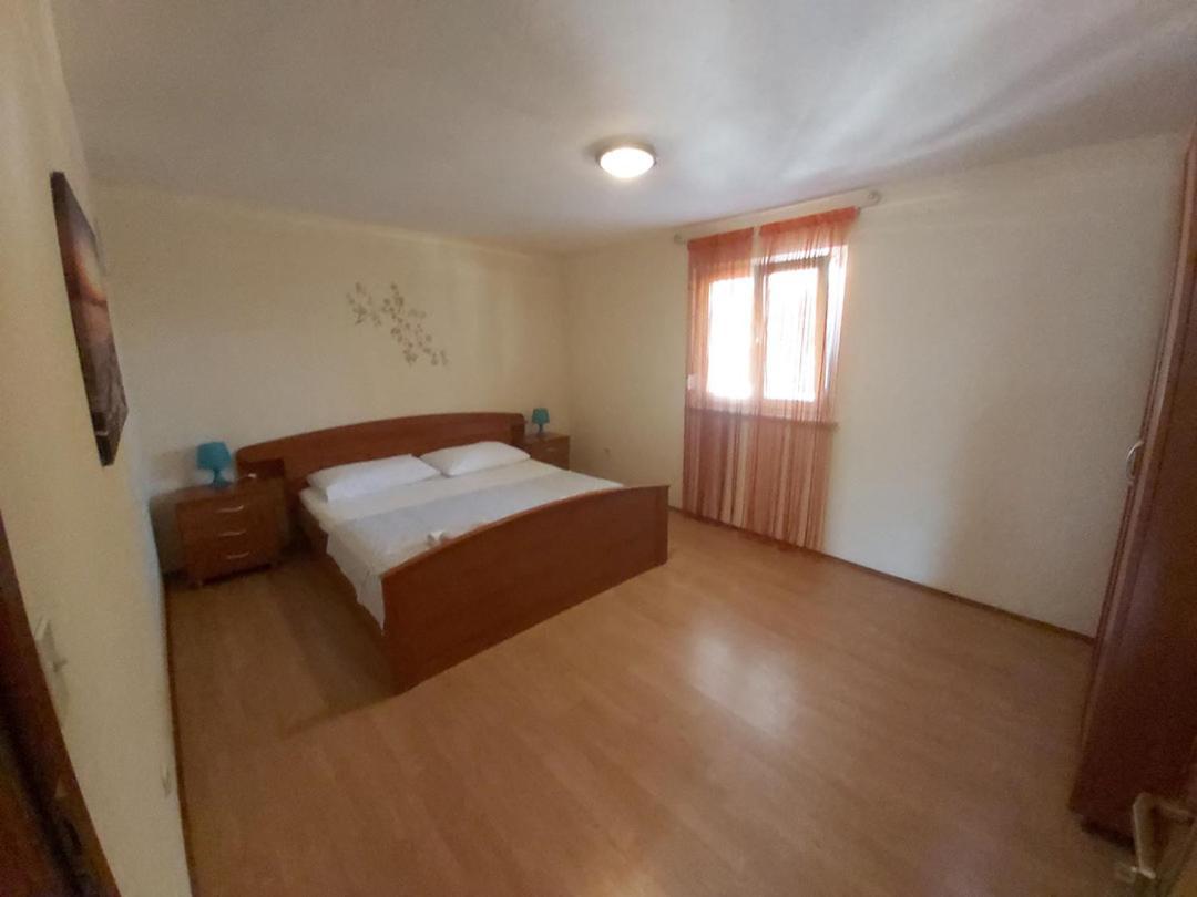 Apartments Elvir Нін Екстер'єр фото