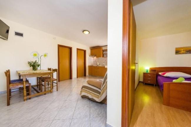 Apartments Elvir Нін Екстер'єр фото